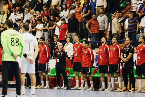 الزمالك يسقط في الجزيرة.. الأهلي يوحد أفريقيا ويتوج بثلاثية كرة اليد (فيديو)